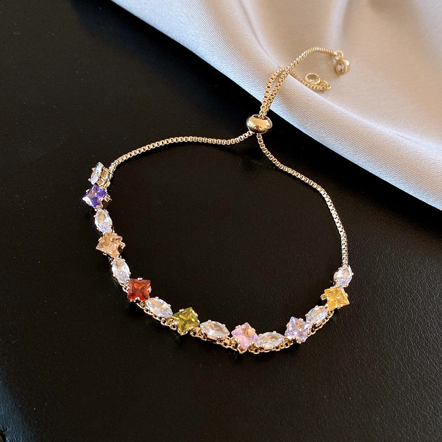 Diamond-studded Round Bracelet