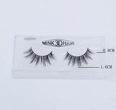 Long-lasting faux lashes in a sleek clear case for a glamorous eye look