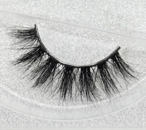 Youbuyforme long-lasting faux lashes designed for a dramatic and voluminous look