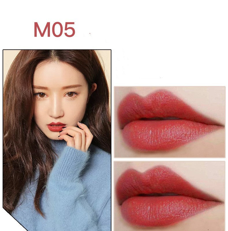M05 Long-lasting waterproof lipstick swatches on lips displaying a vibrant red color and smooth finish