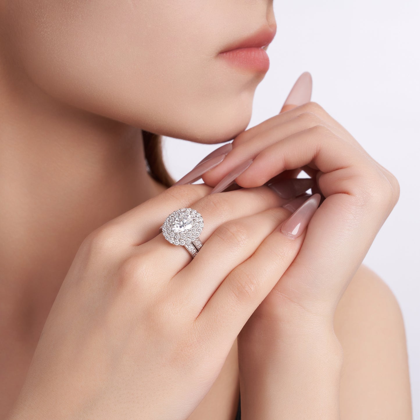 Engraved With Top-quality Moissanite, Exquisite S925 Silver Ring with Electroplated Platinum.